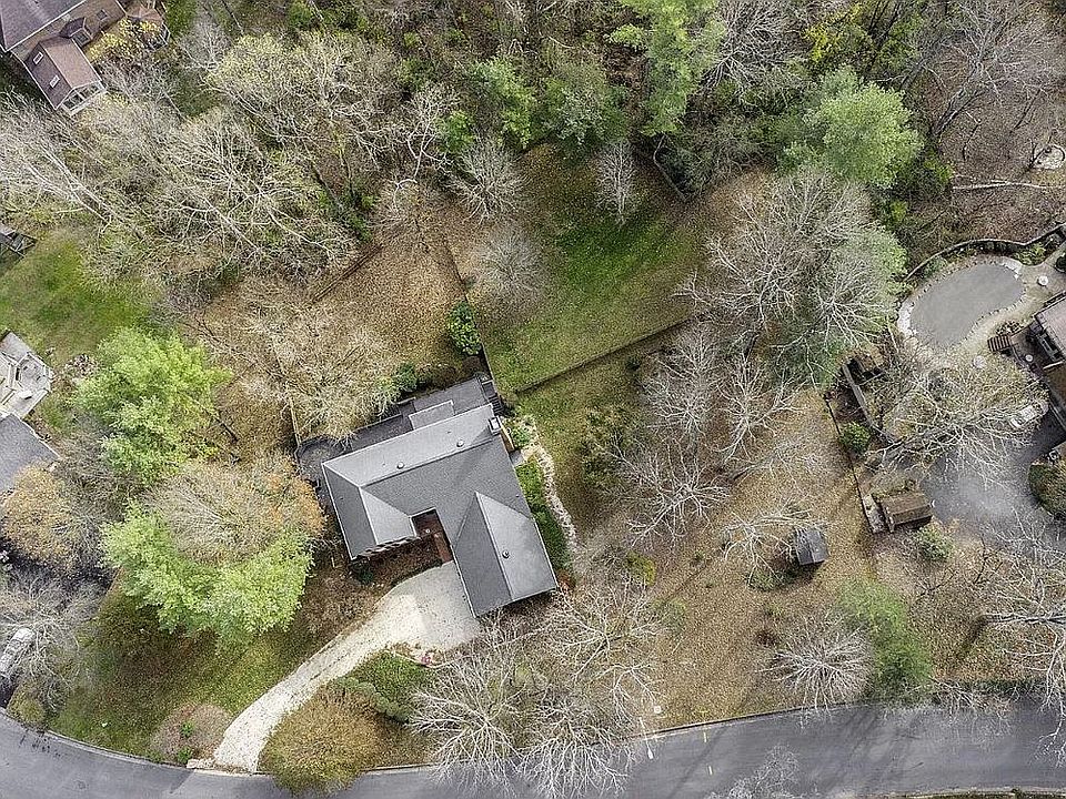 2nd image of 3507 Honeywood Dr