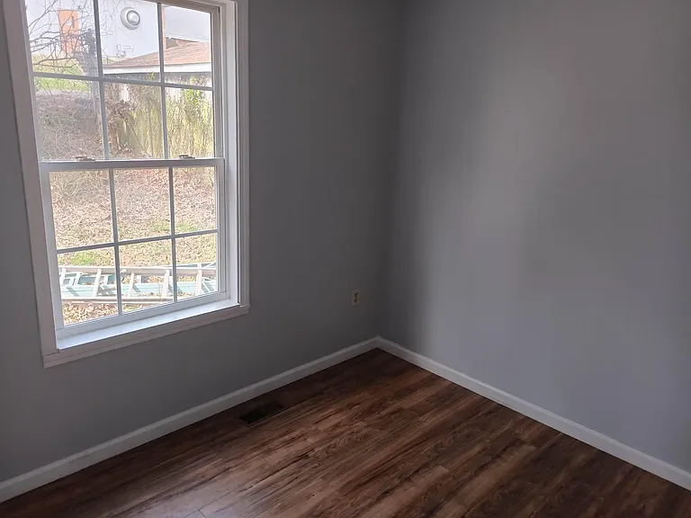 111 S Van Gilder St — Photo 14