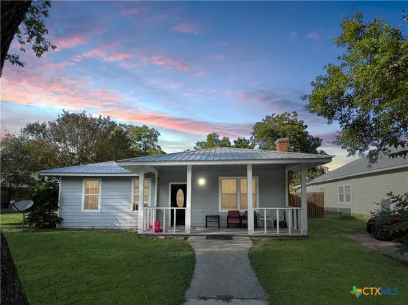 209 E Crockett St, Luling, TX 78648