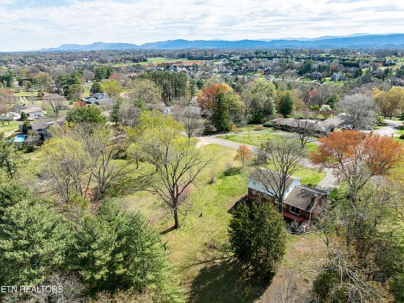 2nd image of 2015 Eastwood Dr