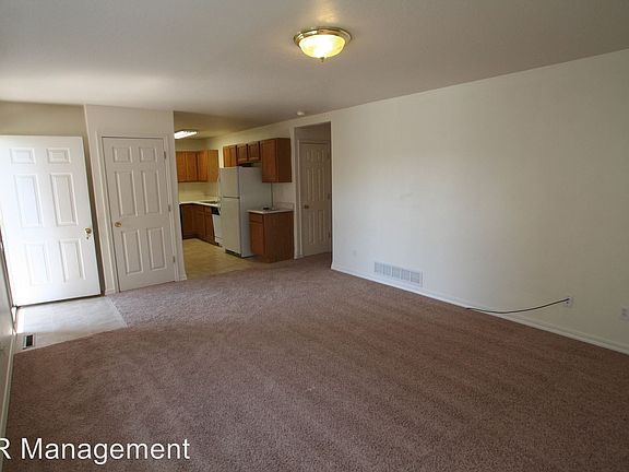 2nd image of 809 Mantle Dr APT B