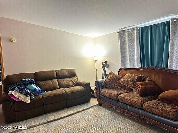 5th image of 6104 Crestfields Rd