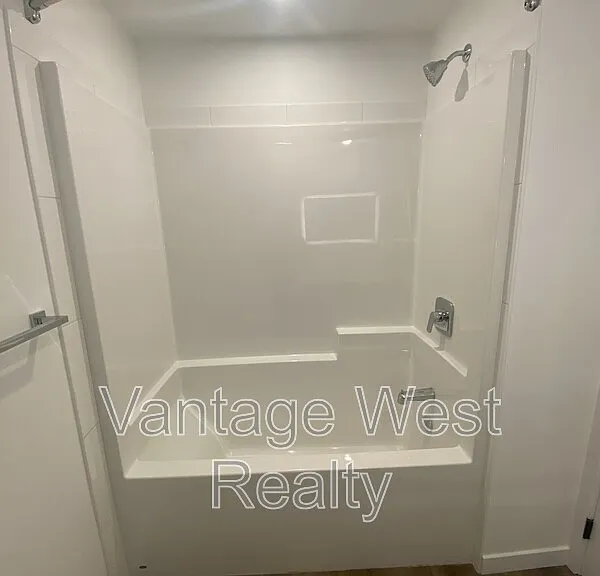 1274 Devonshire Ave #506 — Photo 6