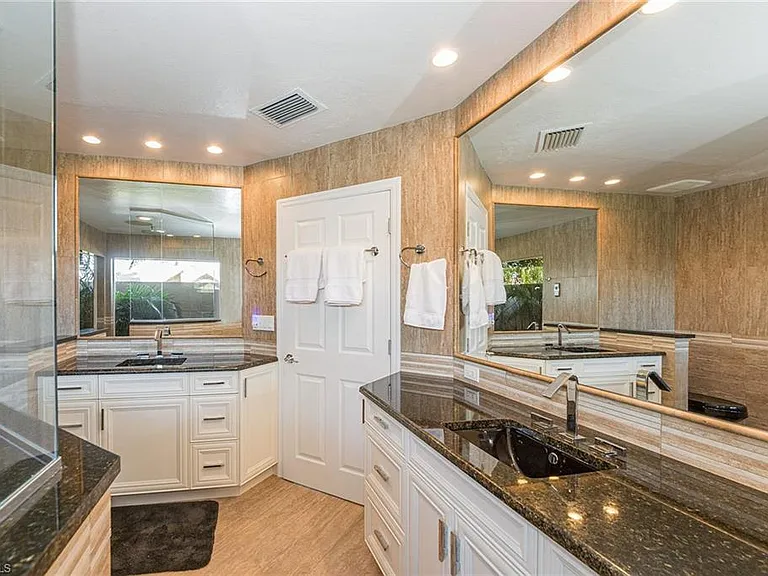 219 Copperfield Ct — Photo 11
