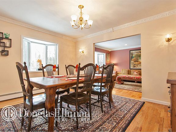 5th image of 22 Whistler Hill Ln
