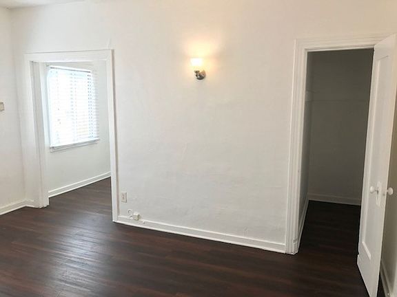 4th image of 127 N Edgemont St #127E10