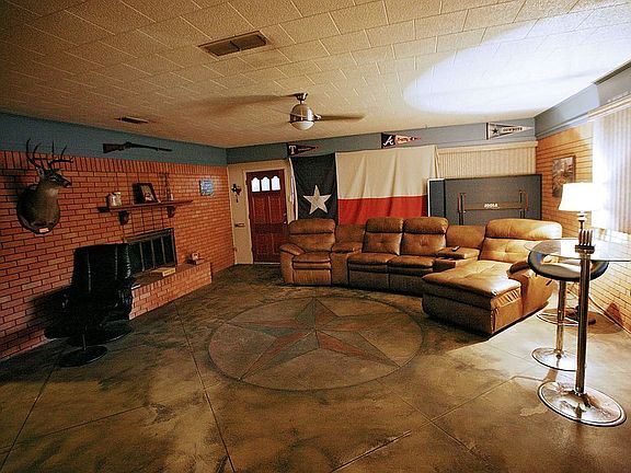 2nd image of 205 Green Acres Dr