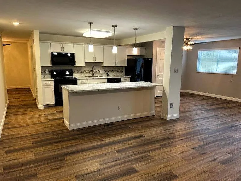 Whispering Hills Apartments — Photo 40