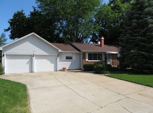 315 Maple Dr, Morris, IL 60450