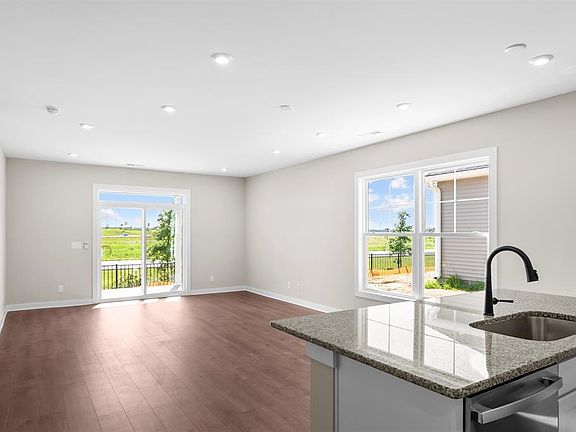 5th image of 2421 Watson Cir
