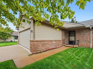 905 Moore Dr, Chelsea, MI 48118