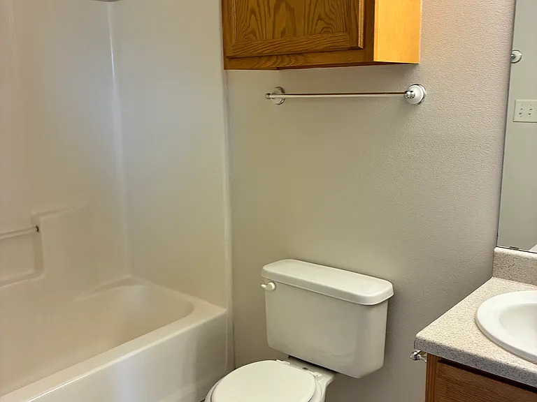 726 W 17th Ln #3 — Photo 8