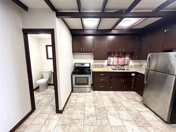 3rd image of 22821 Azalia Ln
