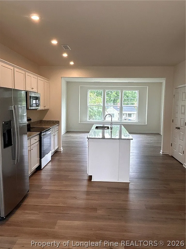 3 bed, 2.5 bath, 1801 sqft, $1,700 — Photo 2