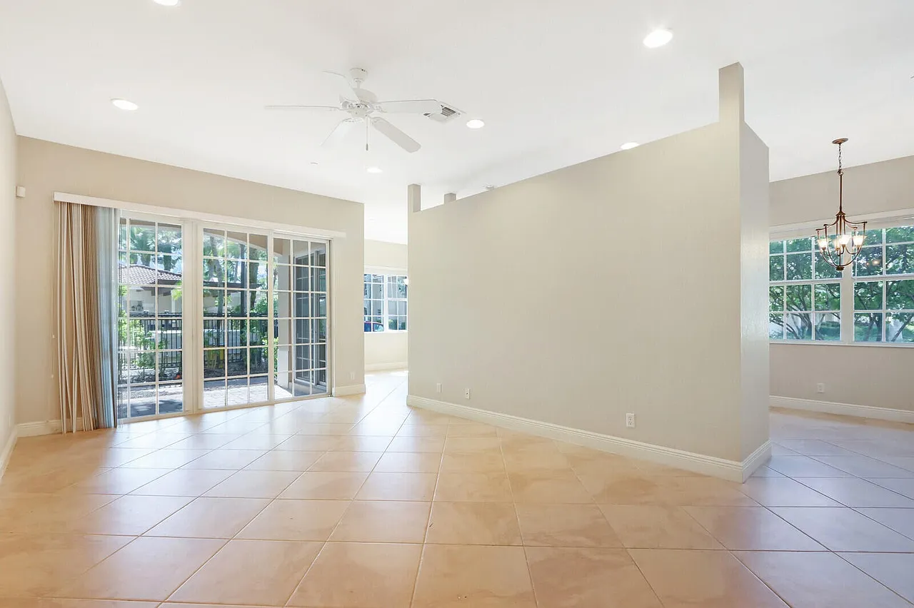 3 bed, 2.5 bath, 2220 sqft, $4,500 — Photo 4