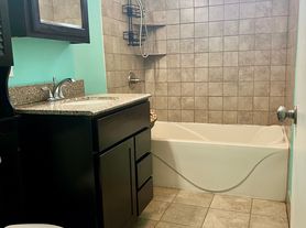 3300 S Ashland Ave, Chicago, IL