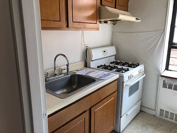 4th image of 14411 Sanford Ave APT 6N