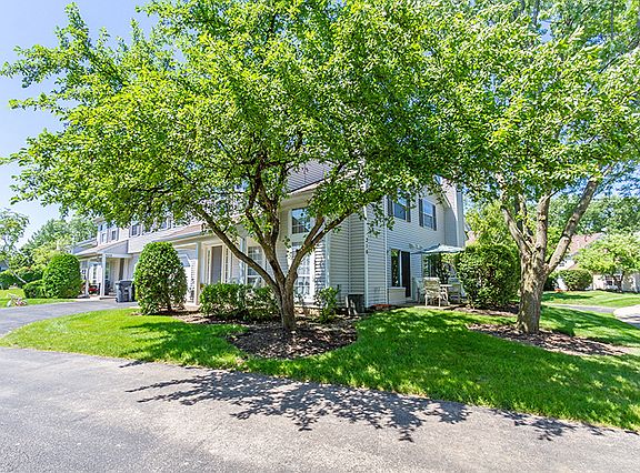 2nd image of 316 Wisteria Dr #316