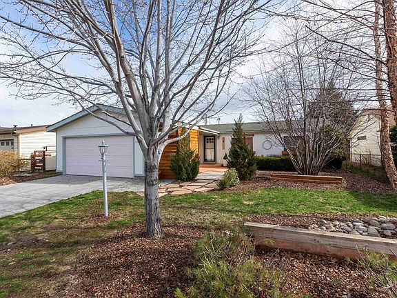 3rd image of 5650 N Willowlawn Way