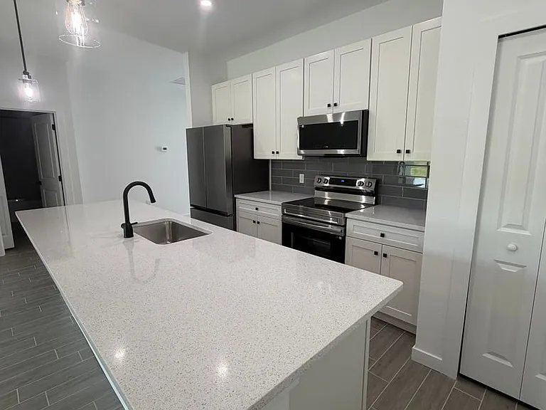 2212 Leda Ave S — Photo 10