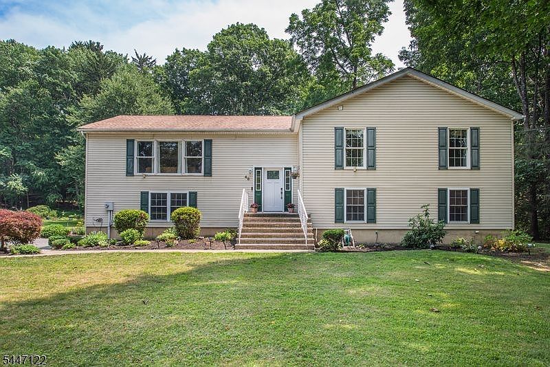 1st image of 48 Green Ln