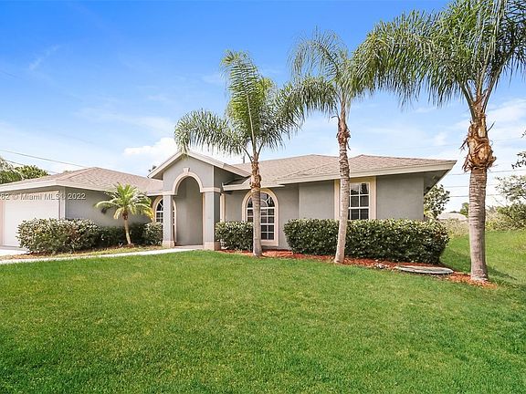 2nd image of 451 SW Paar Dr #1