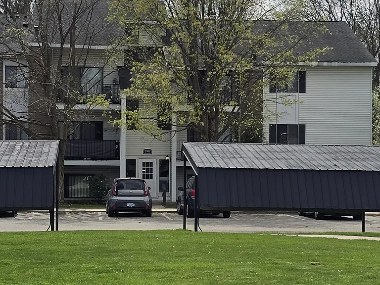 The Fountains Apartments — Photo 11