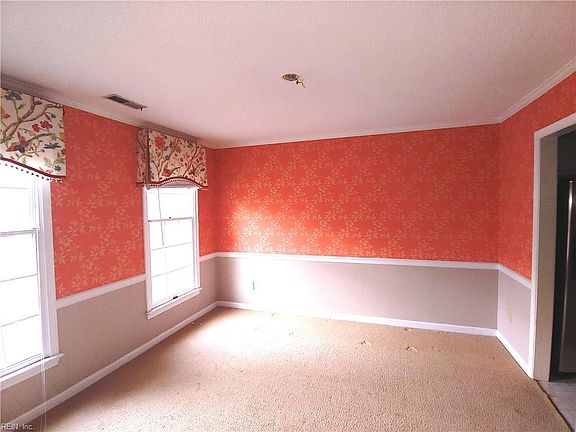 2nd image of 304 Worthington Sq #8