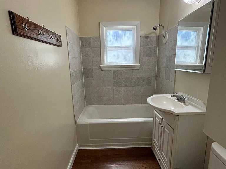 1110 W Roosevelt St — Photo 4