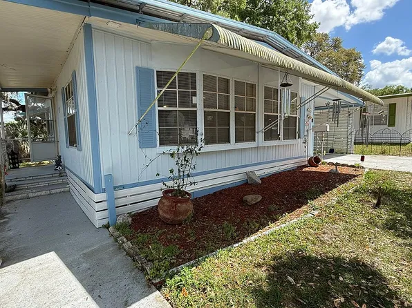 4828 Lakeside Dr, Zephyrhills, FL 33542