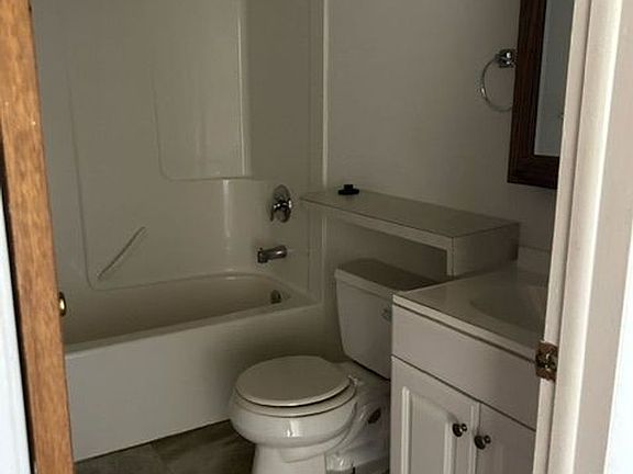 5th image of 619 Washington Ave #5