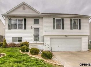 16116 Briar St, Omaha, NE 68136
