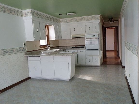 4th image of 589 Exchange Ave