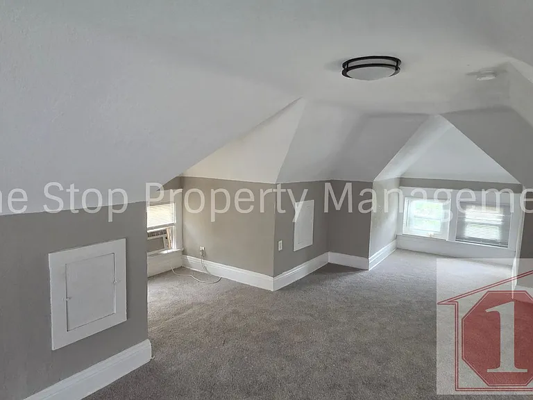 2821 Wabash Ave — Photo 31