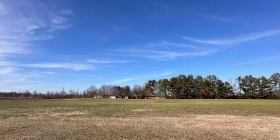 2nd image of 2 Richardson Dr