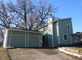 117 21st St, Spirit Lake, IA 51360