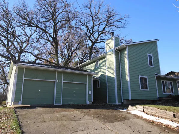 117 21st St, Spirit Lake, IA 51360