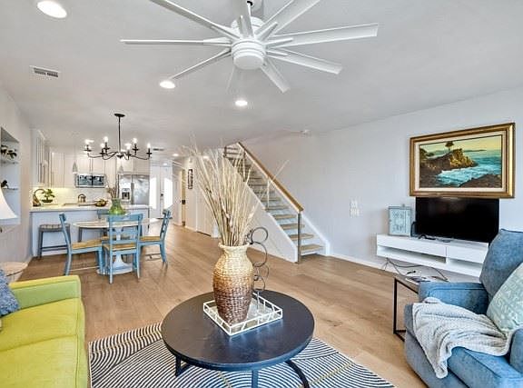 2nd image of 922 Sealane Dr Unit C