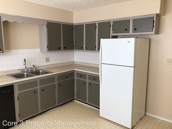 2nd image of 101 N Williamsburg Dr APT B1