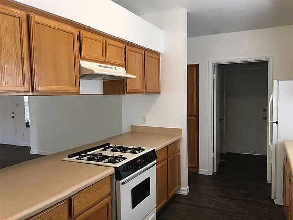 4th image of 11387 E 27th St