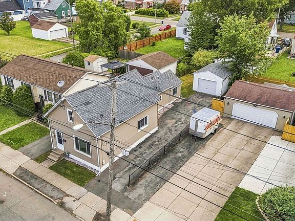 3rd image of 711 S Ogden St
