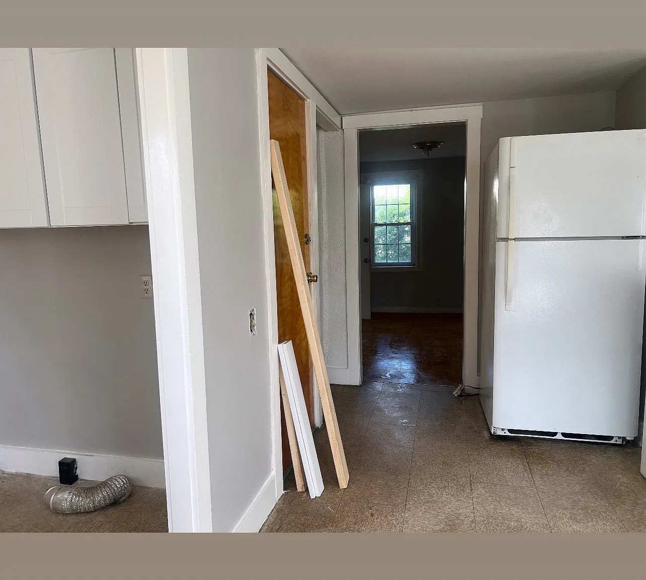 1042 Douglas Ave — Photo 2