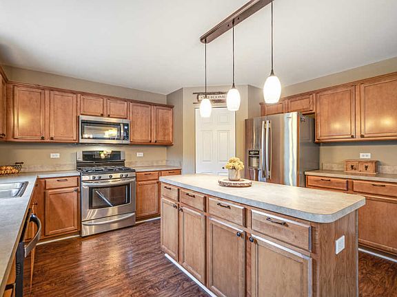 4th image of 941 Sterling Heights Dr