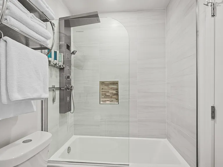 1242 E Pierce St #2 — Photo 16