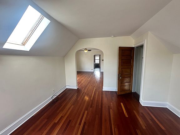 3rd image of 1615 W Summerdale Ave APT 3