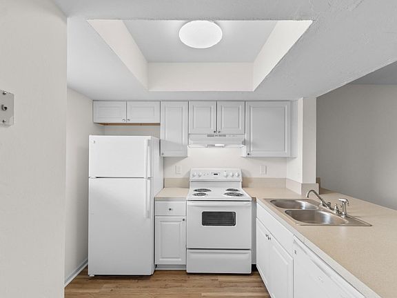 3rd image of 1101 2nd Ave. N #2004