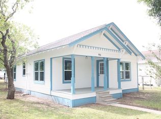 911 W 4th St, Freeport, TX 77541