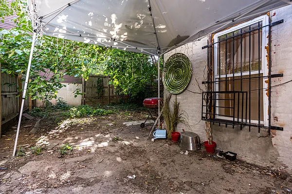 Rented by Nooklyn NYC LLC | media 30