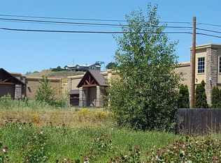 10810 Highway 62, Eagle Point, OR 97524