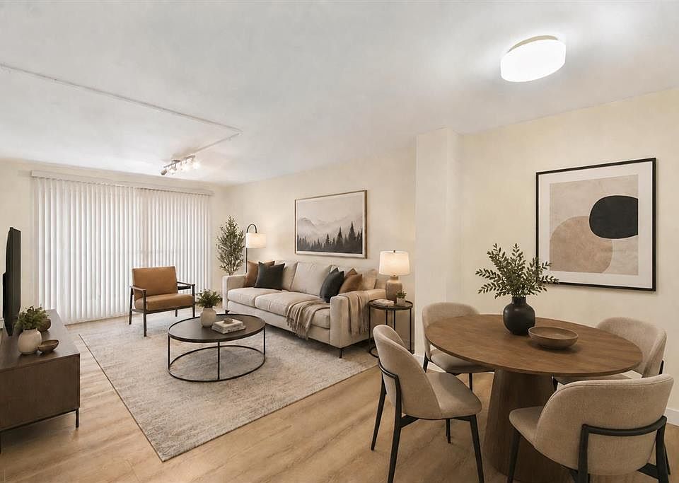 1st image of 523 N 15th Ave SW #201